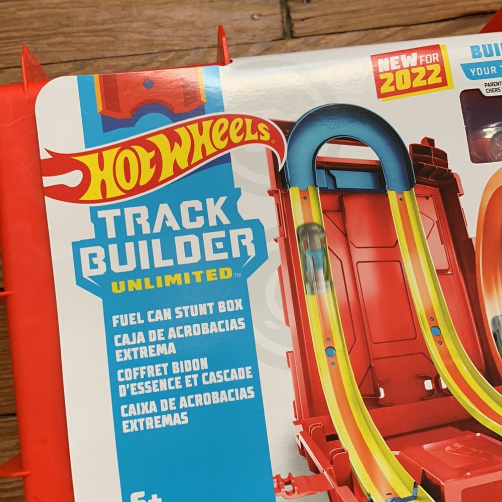 Hot Wheels Track Builder Fuel Can Stunt Box - Picture 8 of 12